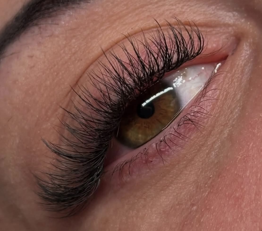 Volume wimperextensions van opzij